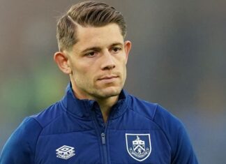 Burnley and Leicester preview: Peters is about to overlook Burnley's James Tarkowski walks on the field before the Premier League match at Goodison Park, Liverpool. Photo date: Monday, September 13, 2023.