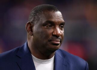 Former Grambling Star Doug Williams Feels So Dissatisfied With College Hiring Artwork Barrels Former Grambling Star Doug Williams Feels So Disappointed With School Hiring Art Barrels