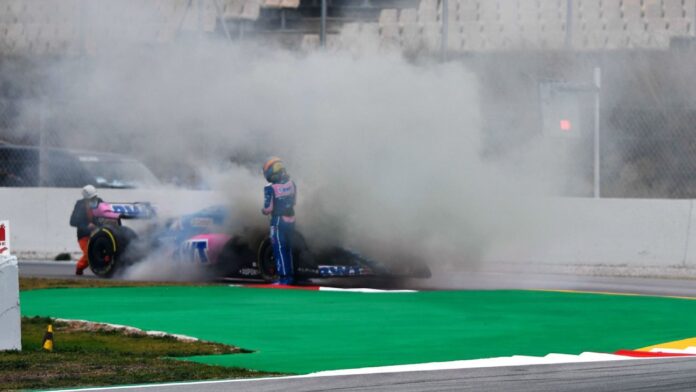 Hamilton fastest on the last day, fire ends Alonso's test

