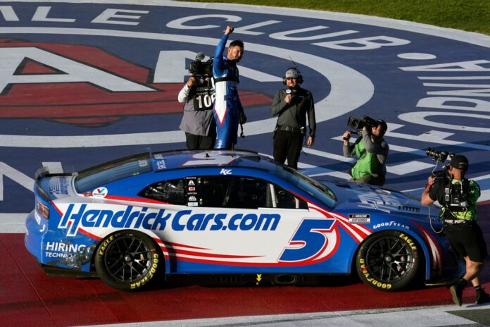 Larson holds Dillon, Suarez for NASCAR win at Fontana

