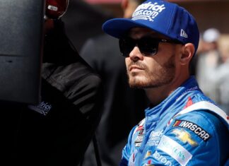 "I did not even have any clue that Elliot was coming" – Larson "I didn't even have any clue that Elliot was coming" - Larson