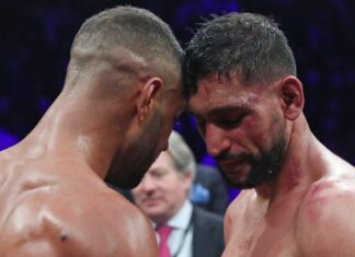 AMIR KHAN v KELL BROOK   19-2-2022.AO ARENA, MANCHESTER.PIC LAWRENCE LUSTIG.AMIR KHAN v KELL BROOK