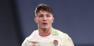  Carey fit to start England |  Dombrandt on the bench

