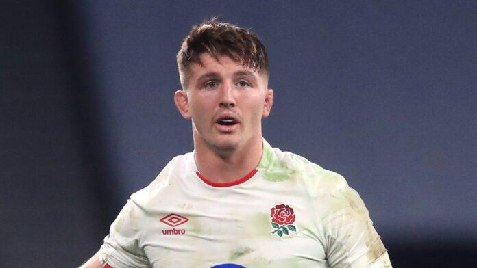  Carey fit to start England |  Dombrandt on the bench

