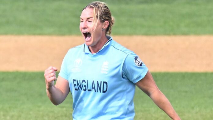 England on their way to the semi-finals after beating Pakistan

