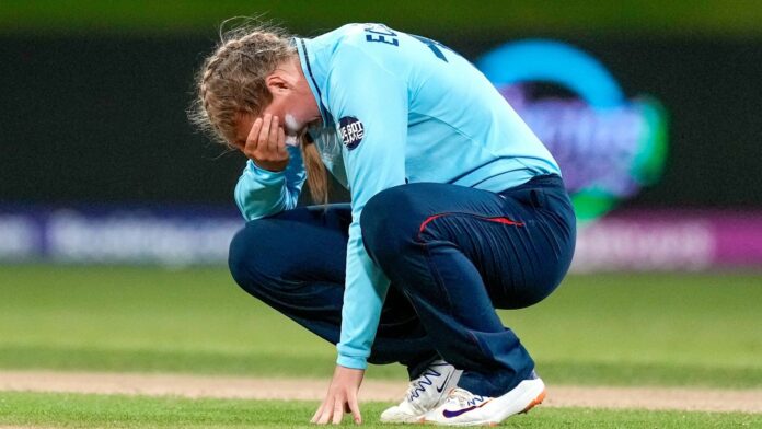 England suffered their third defeat in a row with the Cap star

