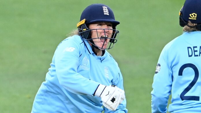 England survives belated meltdown to keep World Cup hopes alive

