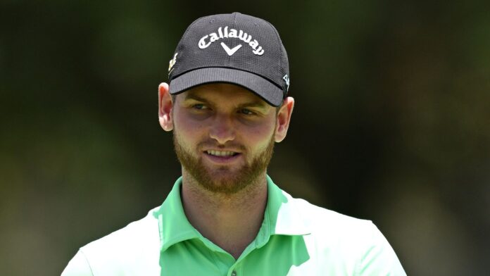 Gavins backs down from career to claim top spot at Kenya Open

