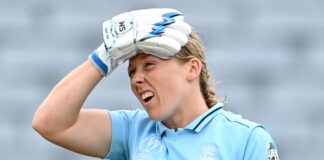 Knight 'relaxed': England should be better

