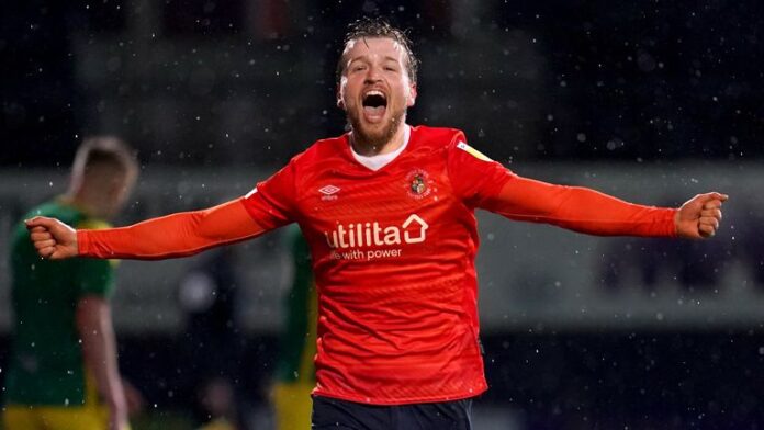 Luton's playoff charge continues with victory over Preston

