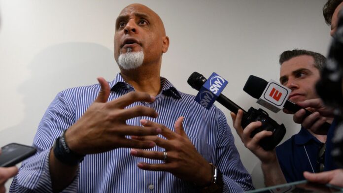 MLBPA exec: No conflict in split player voting

