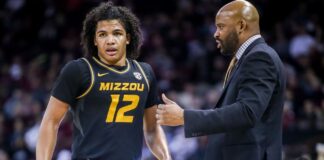  Missouri shoots Martin;  Competing coaches criticize the movement

