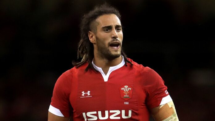 Navidi, Davis as Wells change four for France

