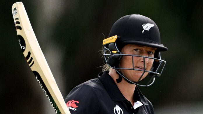 New Zealand crushes Australia in World Cup warm-up

