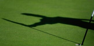 Nine killed in college golf team crash


