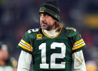 Packers GM: Not getting commercial offers from Rodgers

