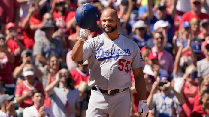 Sources: Pujols signed a one-year deal with Cardinals

