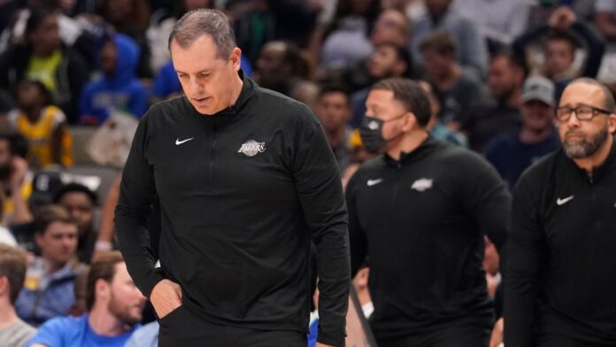 The Lakers stumble out of the playing center with a loss

