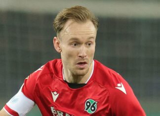 Hannover 96 midfielder Mark Diemers