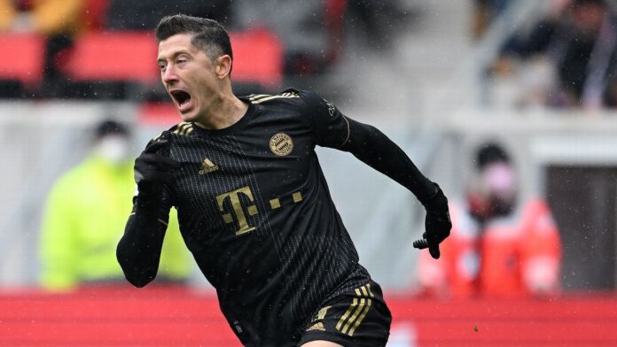 Transfer talk: Barcelona offer Dest as part of relegation deal for Lewandowski

