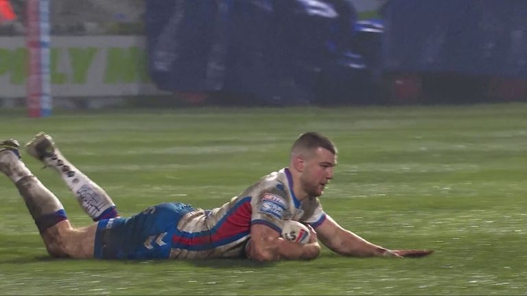 Max Jowitt scored Wakefield's second attempt in the match after being behind for most of the match against Leeds Rhinos.