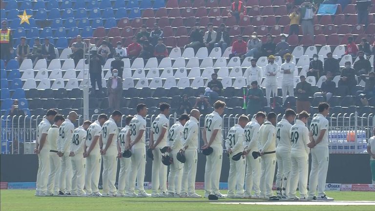 Both the Australian men's and women's cricket teams pay tribute to Shane Warren.