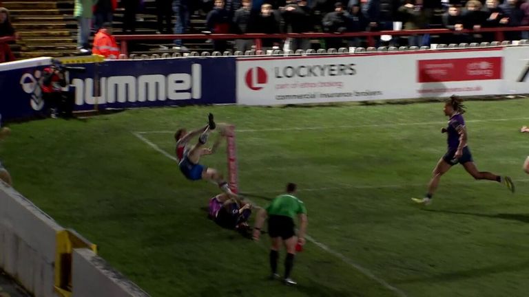 Tom Johnston produces this remarkable piece of skill to attempt Wakefield Trinity in his victory over Toulouse