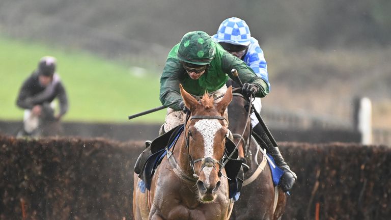 Concertista leaves Darren Hope behind in Limerick