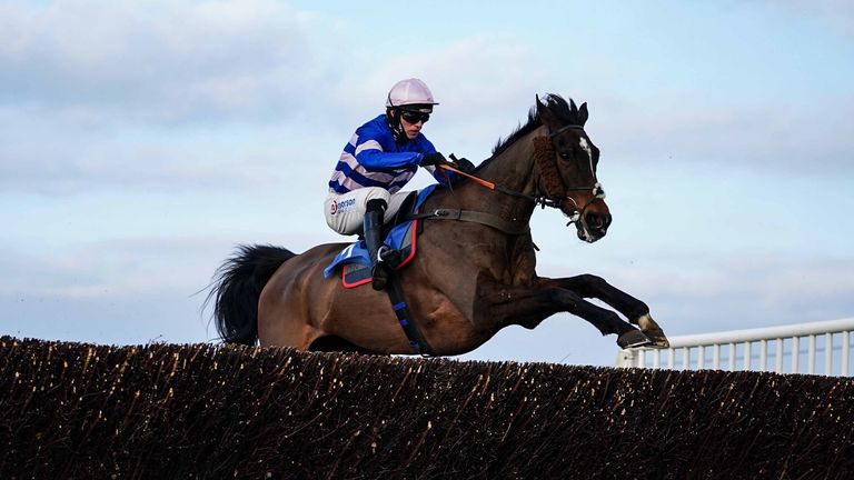 Danny Kirwan made a good jump at the end to win the Ascot