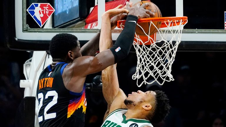 Deandre Ayton dunks in Giannis Antetokounmpo in Phoenix Suns' #39;  Beat the Milwaukee Bucks