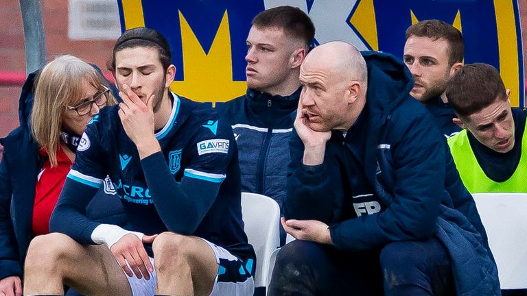 Dundee did not win the Scottish Premier League under Mark McGee