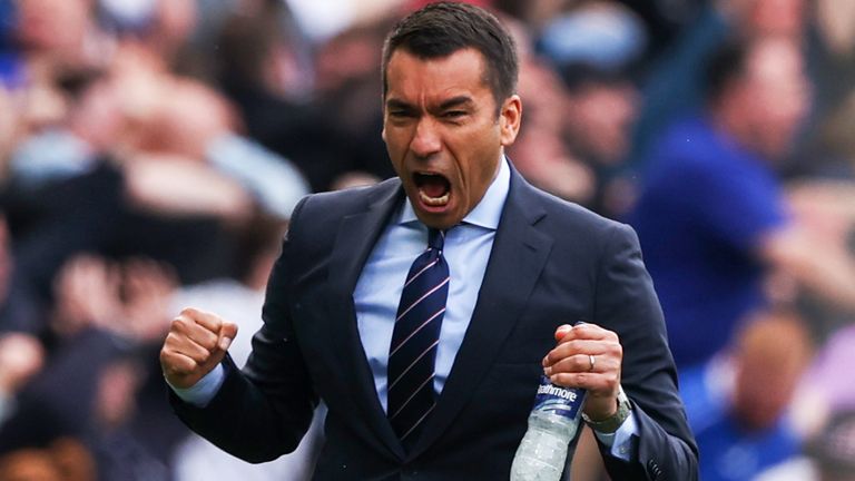 Giovanni van Bronckhorst celebrates his team's lead in overtime