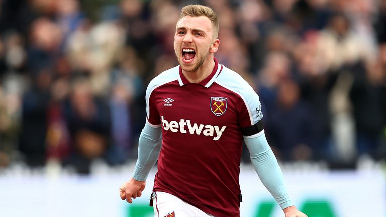 Jarrod Bowen celebrates after West Ham's return to the front