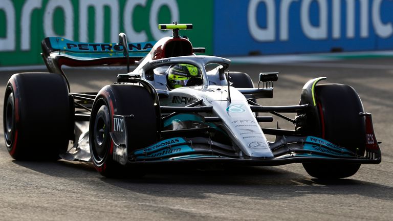Sky F1's Johnny Herbert and Paul di Resta discuss possible explanations for Lewis Hamilton's failure to reach the second quarter to qualify for the Saudi Arabian Grand Prix