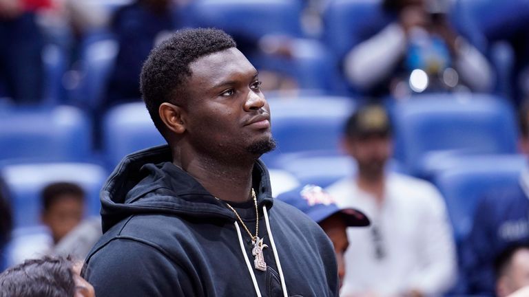 New Orleans Pelicans forward Tsion Williamson watches from the bench 