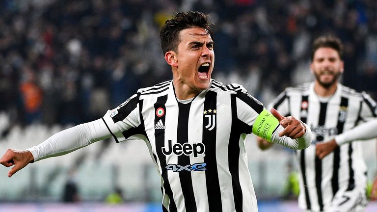 Juventus & # 39;  Paulo Dybala celebrates after scoring 