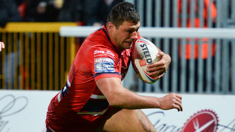 Ryan Hall crosses HAL KR in their victory over Warrington