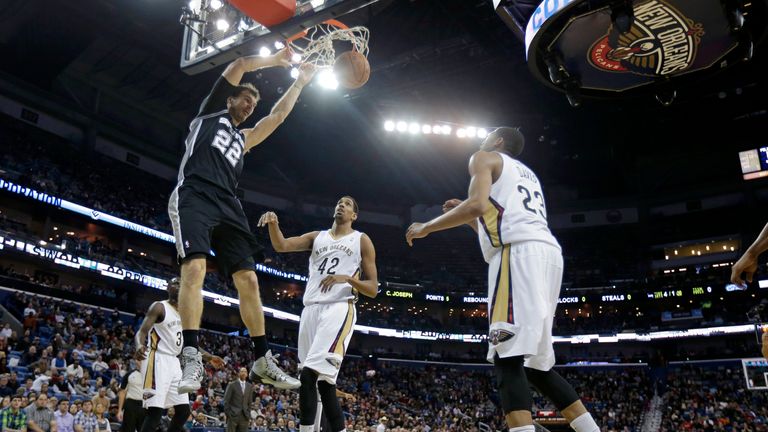 San Antonio Spurs Center, Thiago Splitters, Plunge Over Central New Orleans Pelicans, Alexis Aginka and Anthony Davis