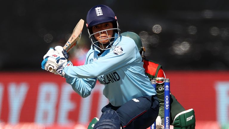 Sophia Dunkley lining up for a shot amid her half-century blow 