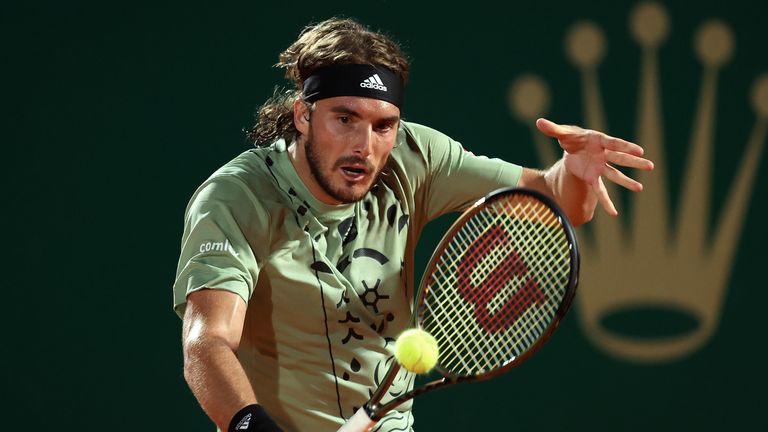 Stefanos Tsitsipas won six games in a row to close out the third set and approach the semi-finals.