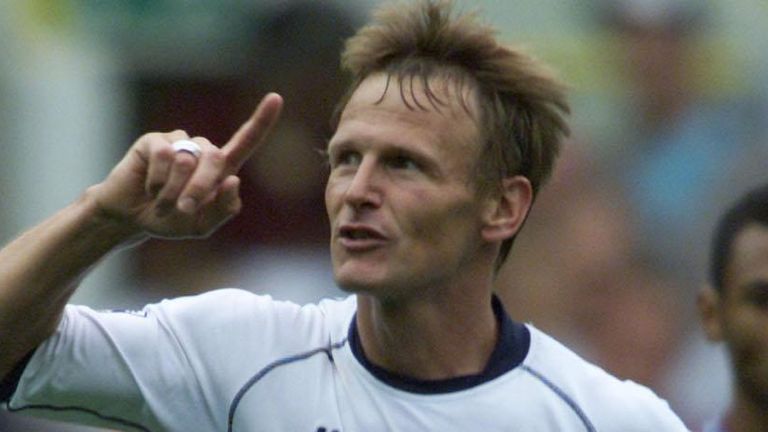 Teddy Sheringham played 418 matches in the Premier League